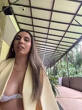 Snapshot of sarah_honey__ chatting on January 15, 2026, 2:31 pm sarah honey online show from January 15, 2026, 2:31 pm