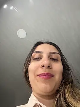 Snapshot of sarah_honey__ chatting on October 29, 2025, 12:26 pm sarah honey online show from October 29, 2025, 12:26 pm