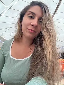 Snapshot of sarah_honey__ chatting on February 3, 2026, 2:44 pm sarah honey online show from February 3, 2026, 2:44 pm