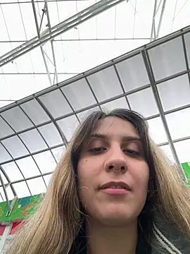 sarah honey   online show from April 17, 2026, 3:15 pm