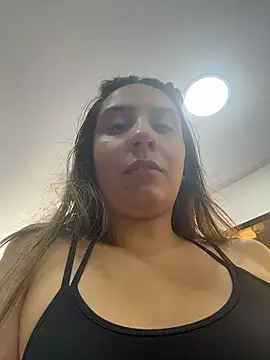 Snapshot of sarah_honey__ chatting on December 4, 2025, 5:01 pm sarah honey online show from December 4, 2025, 5:01 pm