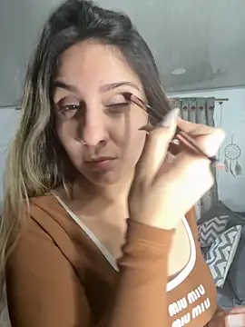 Snapshot of sarah_honey__ chatting on October 27, 2025, 11:55 am sarah honey online show from October 27, 2025, 11:55 am