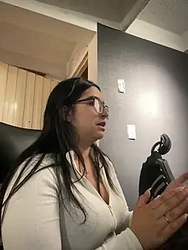 Kloe Novoa online show from January 17, 2026, 1:26 pm