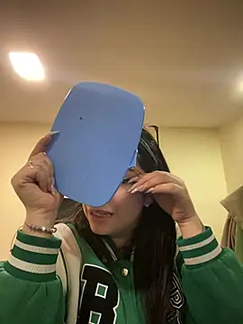 Kloe Novoa online show from April 1, 2026, 12:06 pm