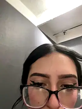 Kloe Novoa online show from December 13, 2025, 8:04 pm