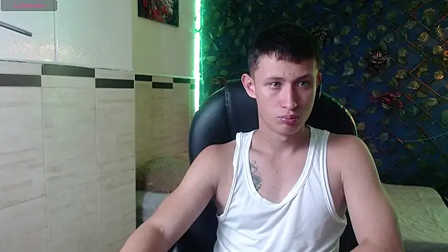 Garuo 18 online show from November 19, 2025, 3:06 am