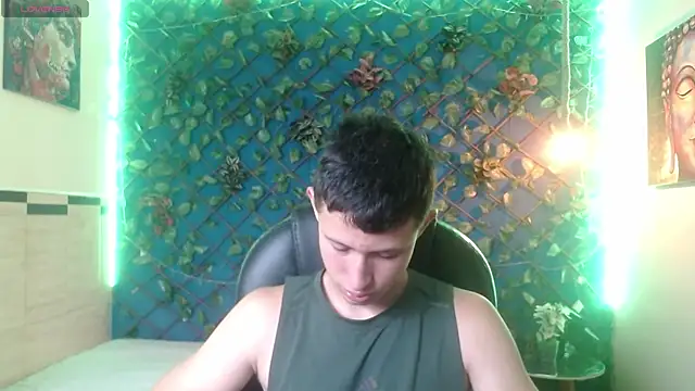 Garuo 18 online show from November 21, 2025, 3:38 am