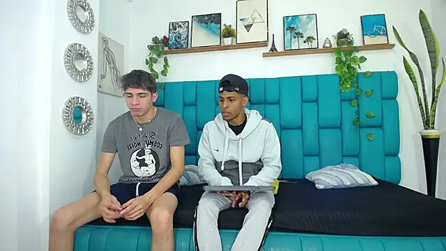 Hot Boys Latinos X online show from November 2, 2025, 3:06 pm