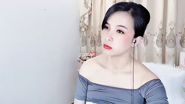 -Jenny-666- online show from April 4, 2026, 9:32 pm