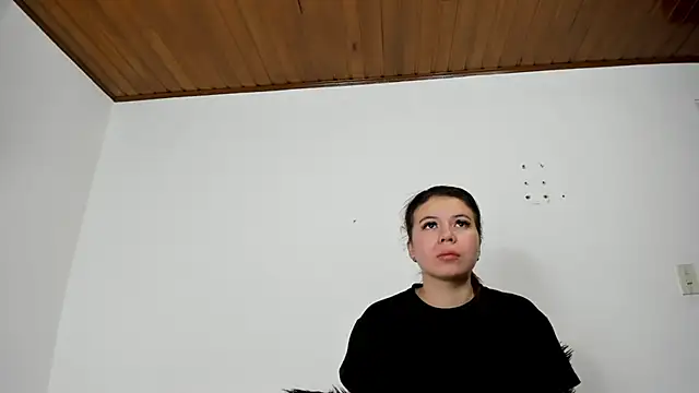 Vanessa Martinz online show from November 14, 2025, 12:31 pm