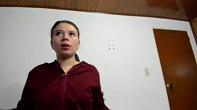 Vanessa Martinz online show from November 10, 2025, 12:10 pm