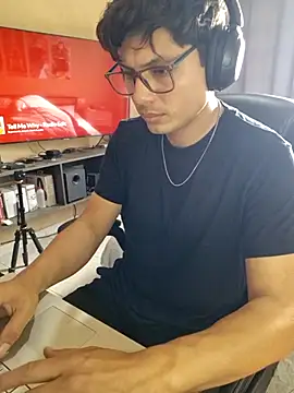 Ais B10 online show from November 23, 2025, 9:03 pm