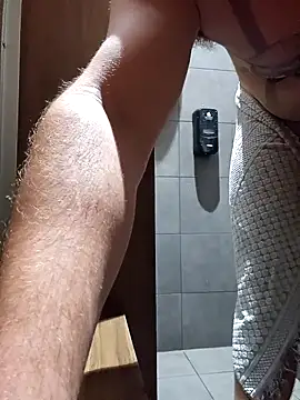 ozone1992 online show from April 13, 2026, 8:46 pm