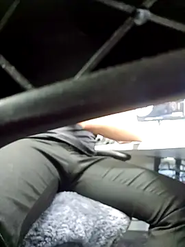 ozone1992 online show from April 12, 2026, 8:39 am