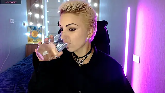 Sweet-n-Strong online show from November 28, 2025, 1:00 pm