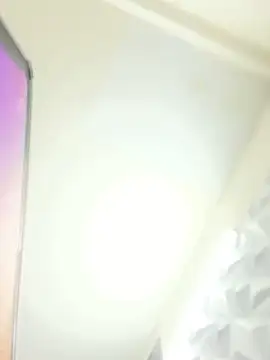 Minhnguyet-03 online show from November 8, 2025, 6:17 am