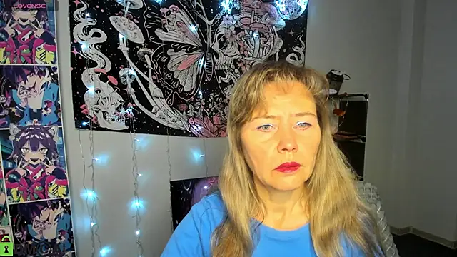 Carla Vogue online show from December 15, 2025, 3:01 am