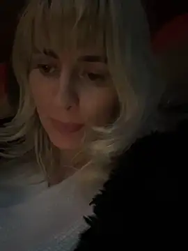 blondegirlx online show from November 26, 2025, 3:01 pm