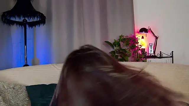 Reirii online show from April 18, 2026, 5:10 am