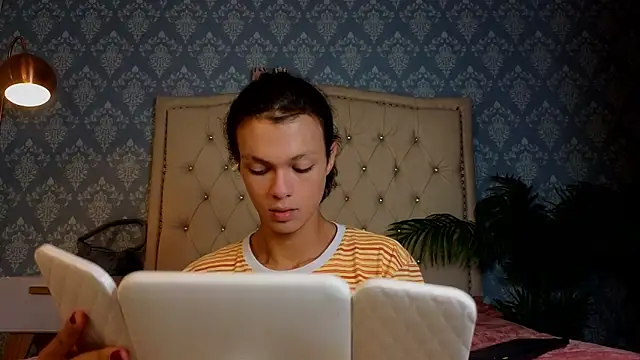 Indi rave online show from January 12, 2026, 3:41 pm