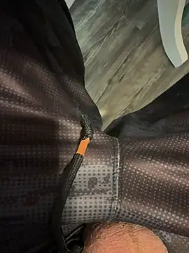 Quickcum2201 online show from October 28, 2025, 4:06 pm