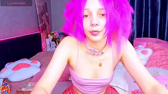 KittieHeart online show from April 8, 2026, 11:50 pm