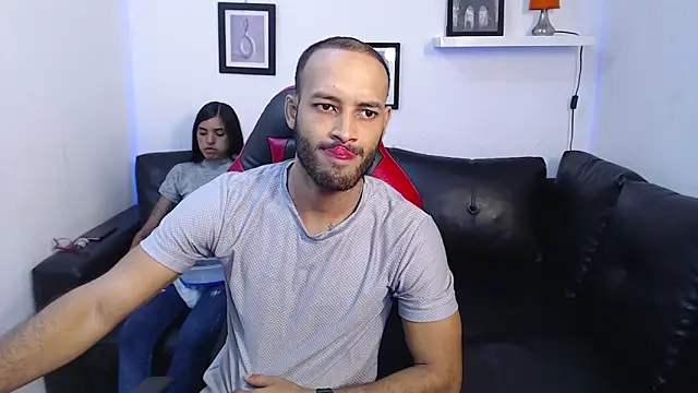 Giselle Max online show from November 8, 2025, 1:36 pm