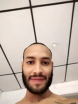 Giselle Max online show from November 25, 2025, 1:55 pm