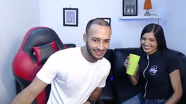 Giselle Max online show from November 6, 2025, 1:37 pm