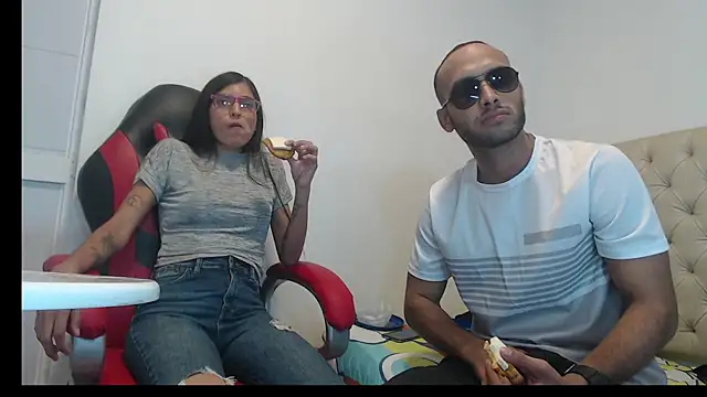 Giselle Max online show from October 28, 2025, 1:43 pm