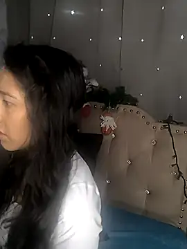 eva delight  online show from November 29, 2025, 11:21 am