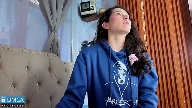 eva delight  online show from January 14, 2026, 11:14 am