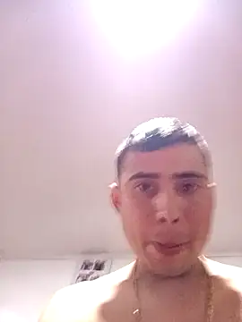 robinhd1234 online show from April 13, 2026, 4:33 pm