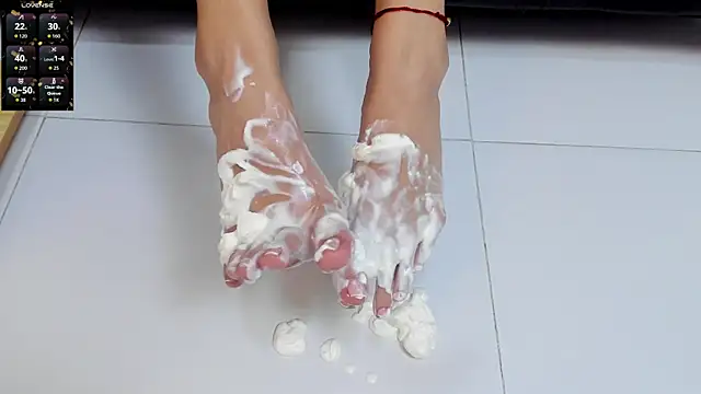 Snapshot of CloePerson chatting on February 19, 2026, 3:53 pm CloePerson online show from February 19, 2026, 3:53 pm