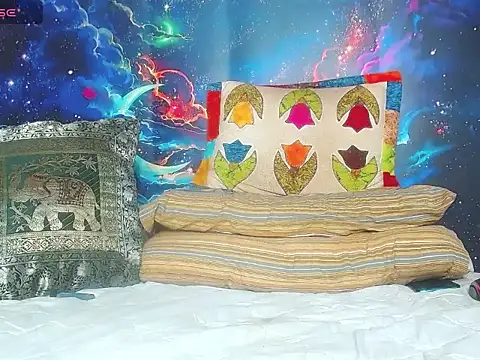 Clouer glow16 online show from October 26, 2025, 10:54 pm