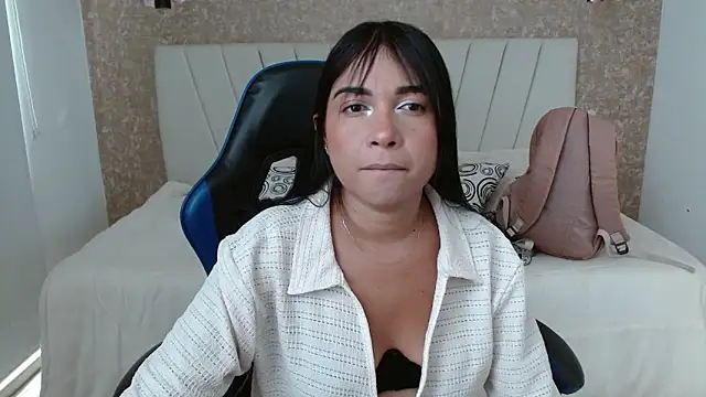 Snapshot of AliceSmity_ chatting on November 20, 2025, 7:14 pm AliceSmity online show from November 20, 2025, 7:14 pm