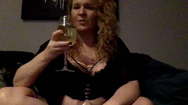 Dinslavnu online show from October 31, 2025, 6:04 pm