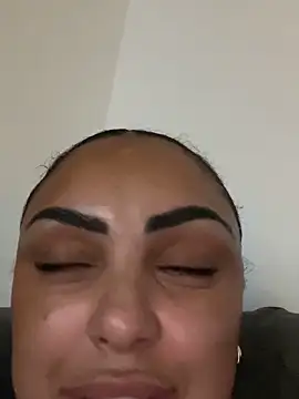 CaramelCarmenxox online show from October 31, 2025, 11:33 pm