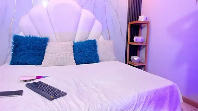 whisper nova online show from January 12, 2026, 4:52 am