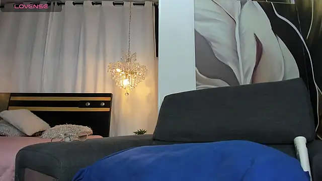 laliItaclark online show from November 23, 2025, 11:31 am