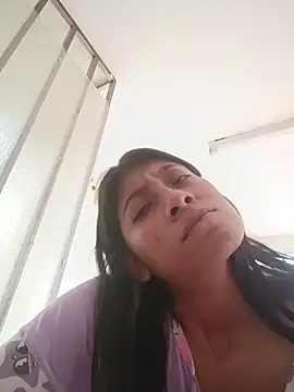 YeseniaRodriguez3 online show from December 19, 2025, 3:47 pm