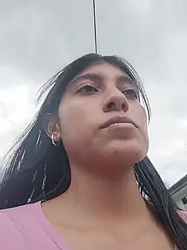 YeseniaRodriguez3 online show from November 25, 2025, 5:35 pm