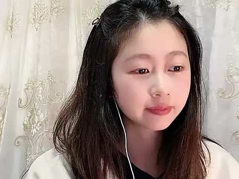 nuannuan35593 online show from November 13, 2025, 12:31 pm