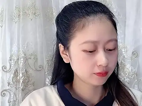 nuannuan35593 online show from November 1, 2025, 11:37 am