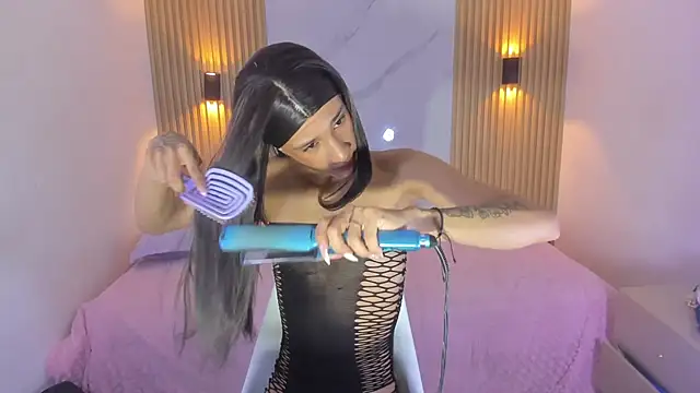  EMMYROSE online show from November 11, 2025, 8:25 pm