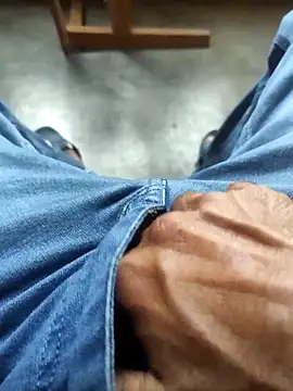 Snapshot of NeededCliff67 chatting on November 2, 2025, 6:40 am NeededCliff67 online show from November 2, 2025, 6:40 am