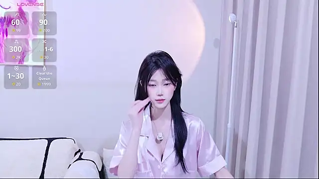 Snapshot of xiaoxi---n chatting on November 18, 2025, 10:18 am xiaoxi---n online show from November 18, 2025, 10:18 am