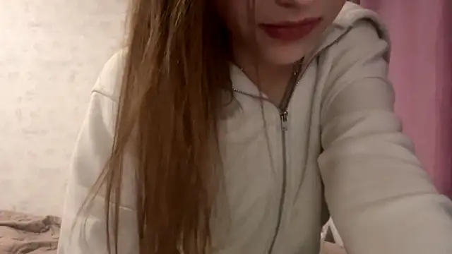 AliceStacy online show from November 7, 2025, 8:41 am