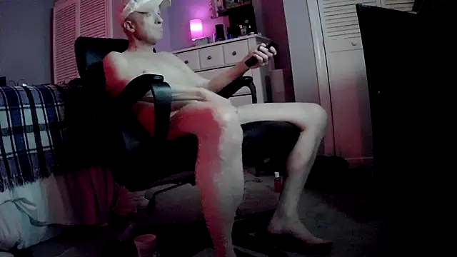 krisdeanbb online show from April 4, 2026, 7:37 am