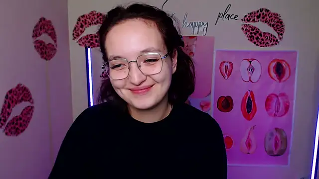 MissAriaa online show from October 28, 2025, 7:35 pm